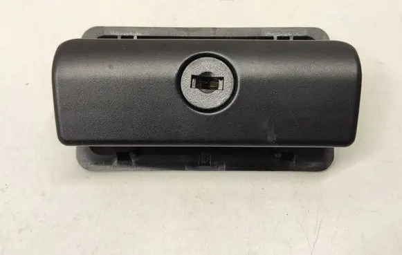 BMW 5 E39 Glove box lock