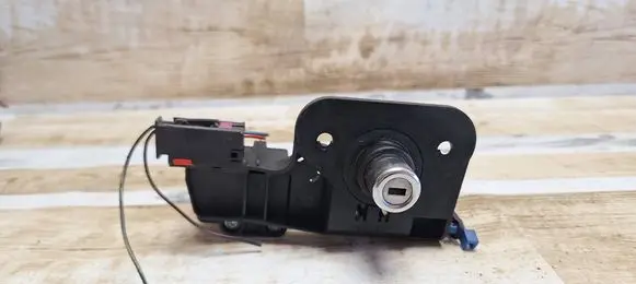 Opel Meriva A Tailgate exterior lock 09183495