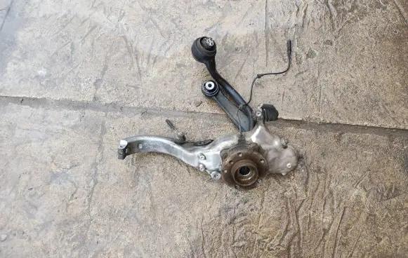 BMW X6 F16 Front wheel hub 77377317