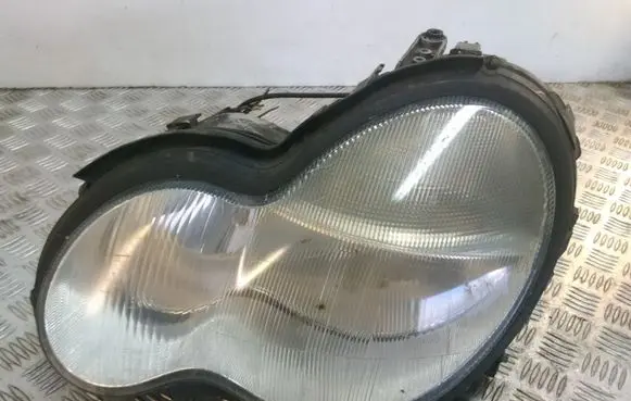 Mercedes-Benz C W203 Headlight/headlamp A2038200761