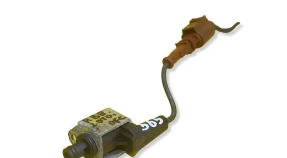 Volkswagen PASSAT B8 Turbo solenoid valve 04L907284