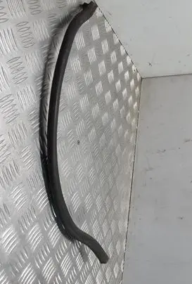 Porsche Cayenne (9PA) Rubber seal front door window/glass 7L5837718