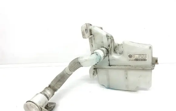 Volkswagen PASSAT B8 Windshield washer fluid reservoir/tank 3Q0955448C V120110410155 04112020
