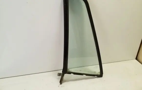 Rear vent window glass