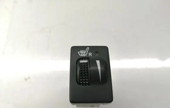 Toyota Avensis T270 Seat heating switch 8475105040 453485