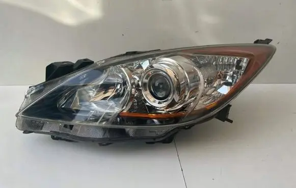 Mazda 3 II Headlight/headlamp BDG751040