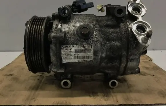 Volvo V50 Air conditioning (A/C) compressor (pump) 31348245