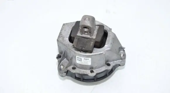 BMW 2 G42 Engine mount bracket 7581618 22117581618 6860490