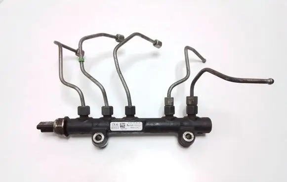 Volvo V60 Fuel main line pipe 9685297580