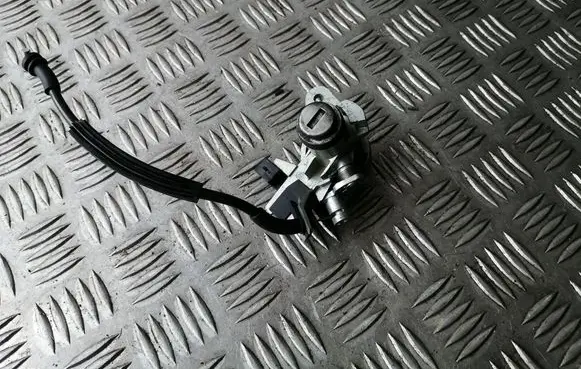 Audi A6 S6 C6 4F Tailgate exterior lock 8E0827573