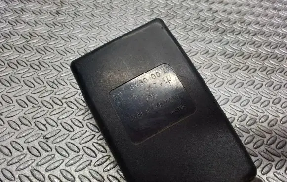 Volkswagen Caddy Front seatbelt buckle