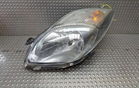 Toyota Yaris Headlight/headlamp 81150-0D350