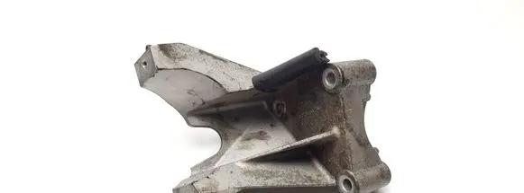Peugeot 206 Engine mounting bracket 9638770480
