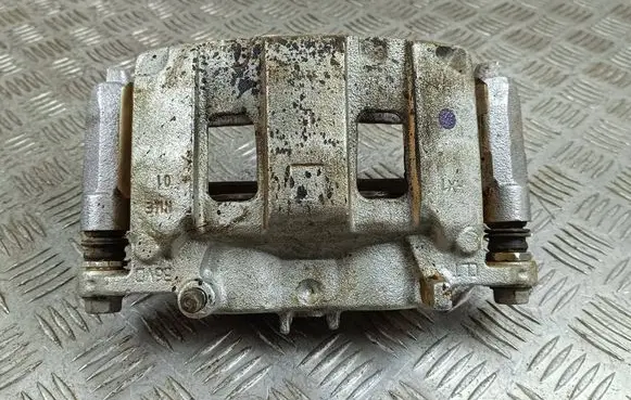 Honda CR-V Front brake caliper