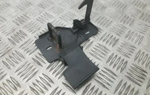 Volkswagen Polo Engine bonnet/hood lock/latch loop/hook 6Q0823480D