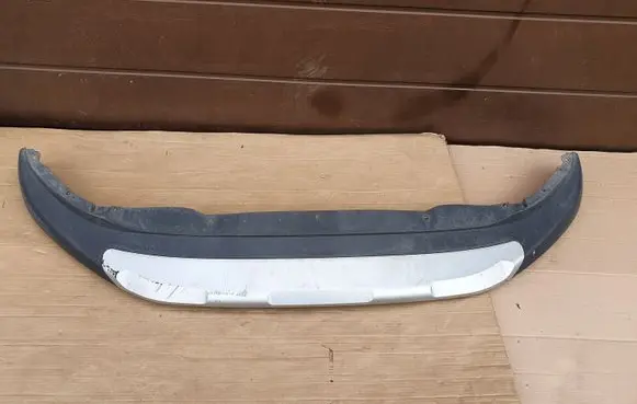 Front bumper lip