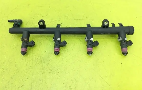 Renault Megane II Fuel main line pipe 8200135504