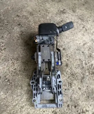 Steering wheel axle set