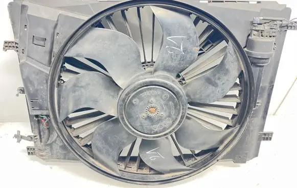 Mercedes-Benz C W204 Electric radiator cooling fan A2045000393