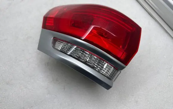 Jeep Grand Cherokee Rear/tail lights P68236135AE HTC411700 013120A