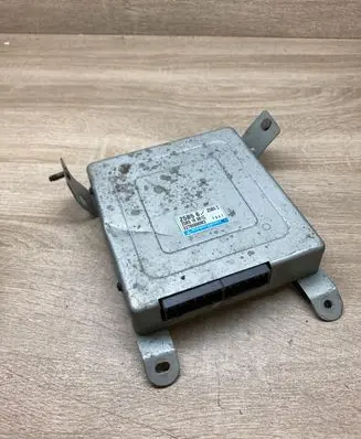 Mazda 323 Engine control unit/module ECU E2T86886M3 Z5B518881C