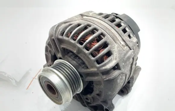 Volkswagen PASSAT B5.5 Generator/alternator 028903031