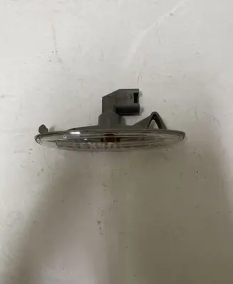Lexus GS 300 350 430 450H Front fender indicator light 0695