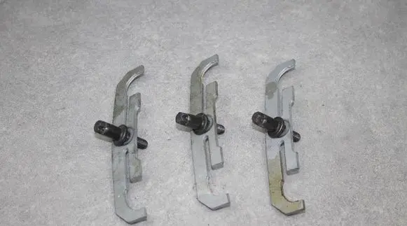 BMW 6 E63 E64 Fuel Injector clamp holder