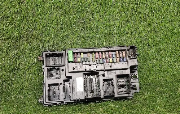 Ford Fusion II Power management control unit FU5T15604DAL A2C7438261200