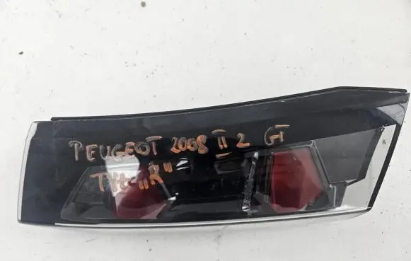 Peugeot 2008 II Rear/tail lights FR26950232