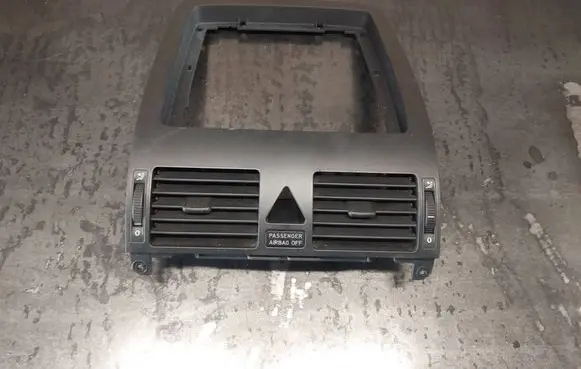 Volkswagen Touran I Dash center air vent grill 1T1819728B