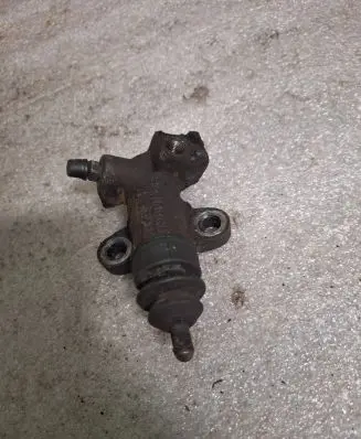 Subaru Legacy Clutch slave cylinder 