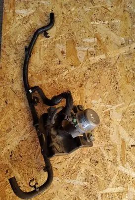 Dodge Challenger Vacuum pump P04581485AD 01026103