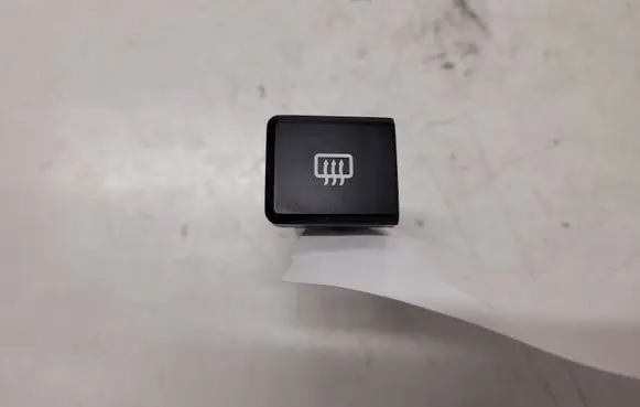 KIA Carens I Windscreen/window heater switch