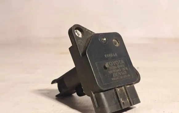 Toyota Corolla Verso AR10 Mass air flow meter 222040N010 MB1974003070