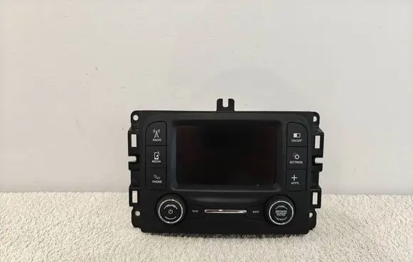 Jeep Renegade Radio/CD/DVD/GPS head unit 07357567150 10R059457 A079918000100000