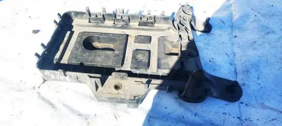 Battery box tray