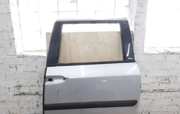 Peugeot 807 Rear door