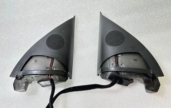 Volkswagen Touareg I Front door high frequency speaker 7L6837994 7L6035411A 7L6837986D