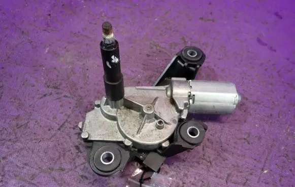 Renault Kangoo II Rear window wiper motor 0390201827