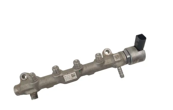 Audi A5 Sportback 8TA Fuel main line pipe 04L089G