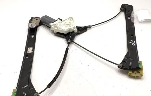 Volkswagen PASSAT B8 Front door window regulator with motor 3G0837462C