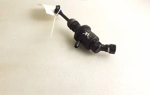 Nissan Juke I F15 Clutch master cylinder 306101KB0B 3081507