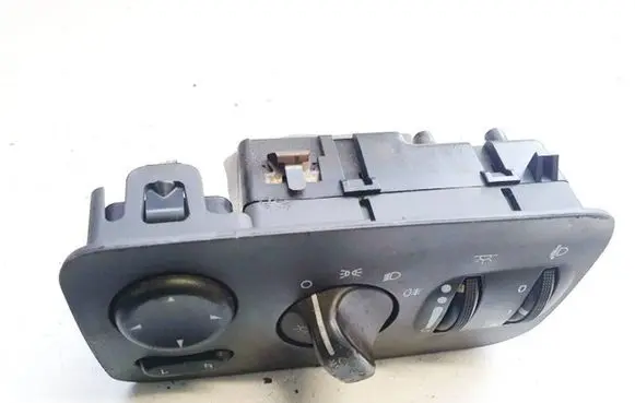Chrysler Grand Voyager IV Light switch 2108032 39754d