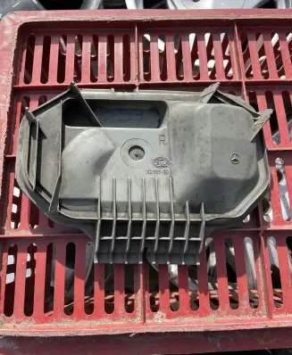 Mercedes-Benz E W124 Headlight/headlamp dust cover 12985200