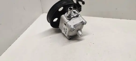 Volvo XC70 Power steering pump 559681
