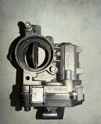 Opel Zafira B Throttle valve 55199975