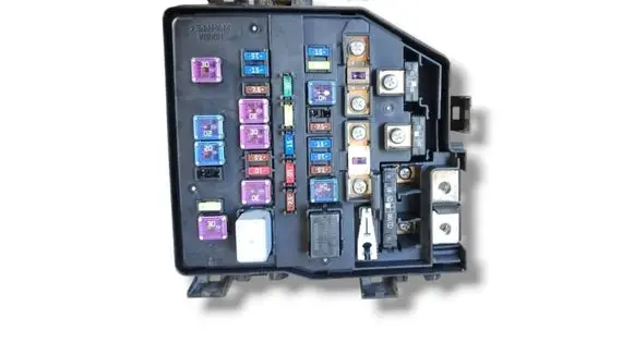 Honda CR-V Fuse module 08SWYE01