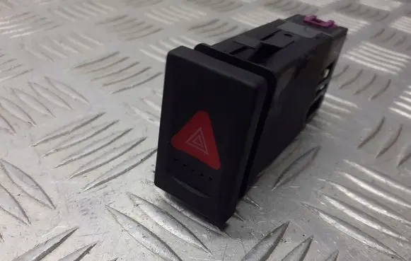 Volkswagen PASSAT B5.5 Hazard light switch 3B0953235D