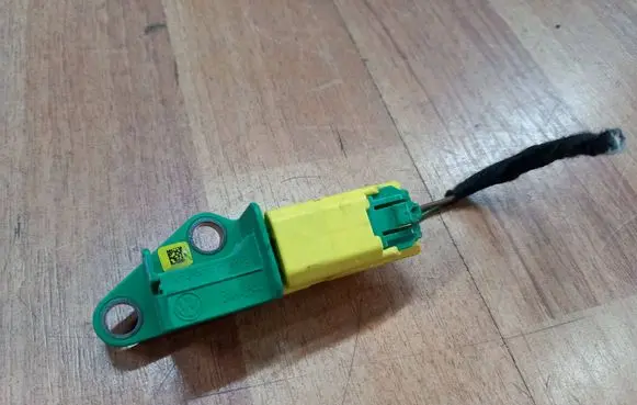 Audi A6 S6 C6 4F Airbag deployment crash/impact sensor 1K0909606C 5WK43544